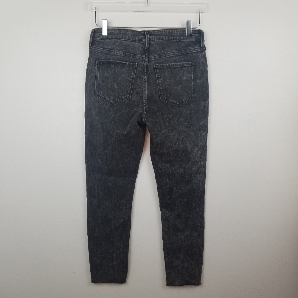 Old Navy High-Waisted Button-Fly Skinny Jeans - Picture 4 of 8